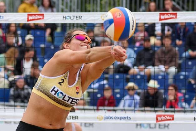 Beach volleyball, Beachvolleyball - Pro Beach Battle Masters SEEWALCHEN,AUSTRIA,07.JUL.24 - BEACH VOLLEYBALL - Beach Volleyball Tour PRO, Pro Beach Battle Masters Litzlberg. Image shows Elsa Descamps (FRA).  GEPAxpictures xMathiasxMandl