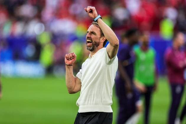 England v Switzerland Euro 2024 06 07 2024. Quarter Final Gareth Southgate Head Coach of England celebrates at full time during the Euro 2024 quarter-final match between England and Switzerland at Dusseldorf Arena, Dusseldorf, Germany on 6 July 2024. Editorial use only , Copyright: xNigelxKeenex PSI-19932-0217