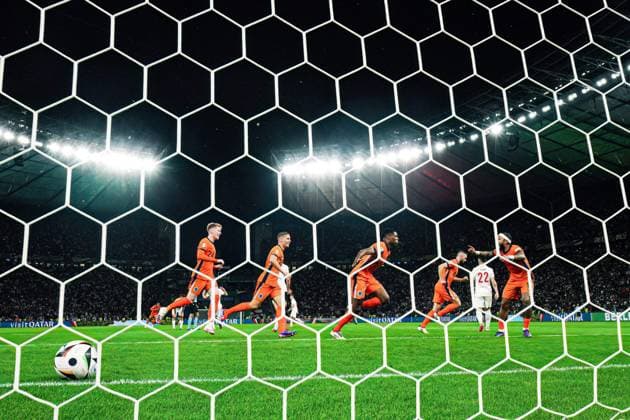Netherlands cheering after scoring 2 1 Cody Gakpo Netherlands, 11 , remote backdoor camera GER, Netherlands vs Turkey, European Football Championship, UEFA Euro 2024, quarterfinals, 06 07 2024 GER, Netherlands vs Turkey, European Football Championship, UEFA Euro 2024, quarterfinals, 06 07 2024 Berlin Copyright: xEibner-Pressefoto MarcelxvonxFehrnx EP_MFN