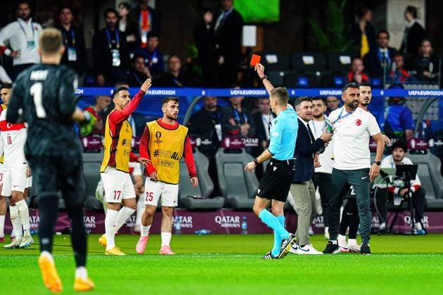 Red card sending off Bertug Yildirim Turkey, 26 GER, Netherlands vs Turkey, European Football Championship, UEFA Euro 2024, quarter-final, 06 07 2024 GER, Netherlands vs Turkey, European Football Championship, UEFA Euro 2024, quarter-final, 06 07 2024 Berlin Copyright: xEibner-Pressefoto MarcelxvonxFehrnx EP_MFN