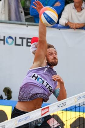 Beach volleyball, Beachvolleyball - Pro Beach Battle Masters SEEWALCHEN,AUSTRIA,07.JUL.24 - BEACH VOLLEYBALL - Beach Volleyball Tour PRO, Pro Beach Battle Masters Litzlberg. Image shows Alexander Huber (AUT).  GEPAxpictures xMathiasxMandl