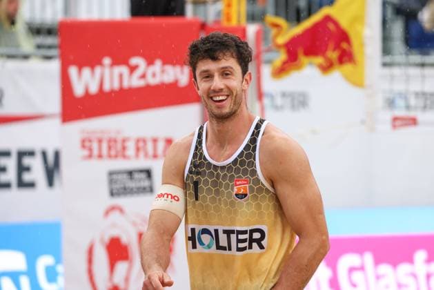 Beach volleyball, Beachvolleyball - Pro Beach Battle Masters SEEWALCHEN,AUSTRIA,07.JUL.24 - BEACH VOLLEYBALL - Beach Volleyball Tour PRO, Pro Beach Battle Masters Litzlberg. Image shows Maximilian Trummer (AUT).  GEPAxpictures xMathiasxMandl
