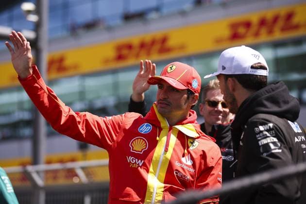 SAINZ Carlos (spa), Scuderia Ferrari SF-24, portrait and GASLY Pierre (fra), Alpine F1 Team A524, portrait during the Formula 1 Qatar Airways British Grand Prix 2024, 12th round of the 2024 Formula One World Championship, WM, Weltmeisterschaft from July 5 to 7, 2024 on the Silverstone Circuit, in Silverstone, United Kingdom - F1 - BRITISH GRAND PRIX 2024 DPPI Panoramic 240707_R12_GRAN_BRETAGNA_DP_EA024726