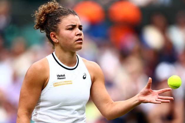 Jasmine Paolini during her fourth round match Wimbledon Tennis Championships, Day 7, The All England Lawn Tennis and Croquet Club, London, UK - 07 Jul 2024  Copyright: xJamesxMarsh Shutterstockx 14575060t