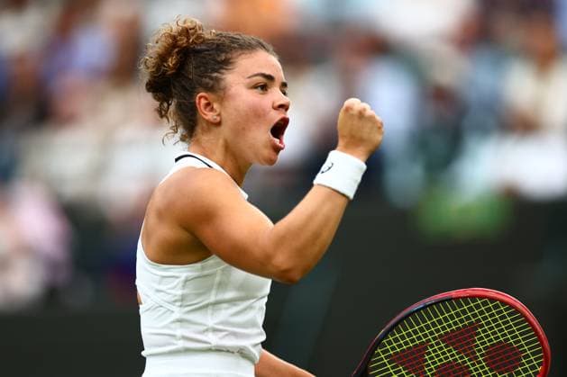 Jasmine Paolini celebrates during her fourth round match Wimbledon Tennis Championships, Day 7, The All England Lawn Tennis and Croquet Club, London, UK - 07 Jul 2024  Copyright: xJamesxMarsh Shutterstockx 14575060ab