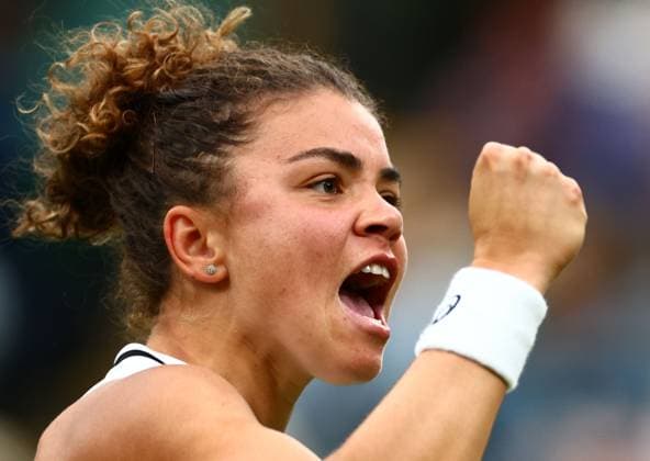Jasmine Paolini celebrates during her fourth round match Wimbledon Tennis Championships, Day 7, The All England Lawn Tennis and Croquet Club, London, UK - 07 Jul 2024  Copyright: xJamesxMarsh Shutterstockx 14575060z