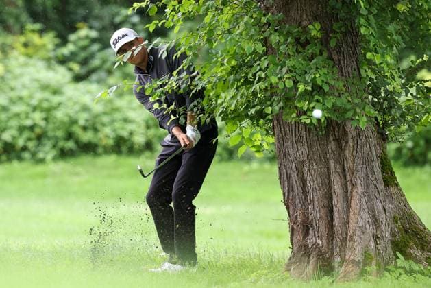 difficult situation for Jeremy Paul GER , hits out of the rough, BMW International Open 2024, Golf, DP World Tour, Men, Final, 07 07 2024 Moosinning Bayern Germany Copyright: xkolbert-press ChristianxKolbertx