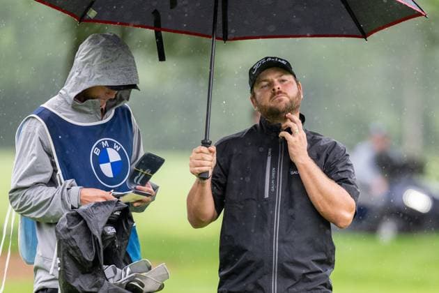 Jordan Smith with his caddy, BMW International Open 2024, Golf, 07 07 2024 Munich Bavaria Germany Copyright: xkolbert-press UlrichxGamelx