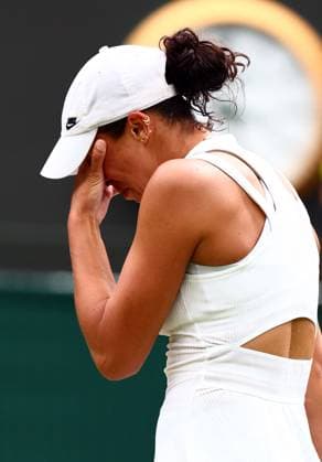 Madison Keys dejected during her fourth round match Wimbledon Tennis Championships, Day 7, The All England Lawn Tennis and Croquet Club, London, UK - 07 Jul 2024  Copyright: xJamesxMarsh Shutterstockx 14575060bc