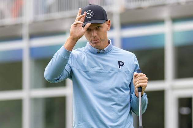 Matti Schmid greets the fans at hole 18 , BMW International Open 2024, Golf, 07 07 2024 Munich Bavaria Germany Copyright: xkolbert-press UlrichxGamelx