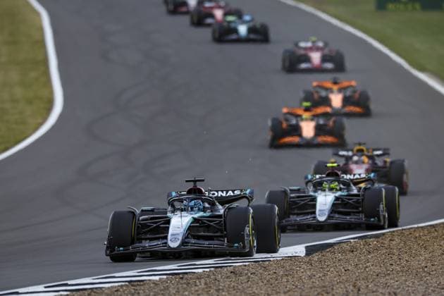 63 RUSSELL George (gbr), Mercedes AMG F1 Team W15, 44 HAMILTON Lewis (gbr), Mercedes AMG F1 Team W15, action during the Formula 1 Qatar Airways British Grand Prix 2024, 12th round of the 2024 Formula One World Championship, WM, Weltmeisterschaft from July 5 to 7, 2024 on the Silverstone Circuit, in Silverstone, United Kingdom - F1 - BRITISH GRAND PRIX 2024 DPPI Panoramic 240707_R12_GRAN_BRETAGNA_DP_FGOO9547