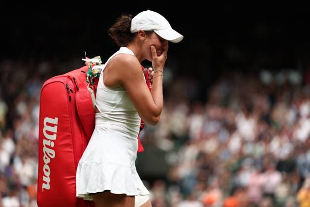 7th July 2024; All England Lawn Tennis and Croquet Club, London, England; Wimbledon Tennis Tournament, Day 7; Madison Keys (USA) retires through injury as she leaves the court during her match against Jasmine Paolini (ITA)  ActionPlus12665707 ShaunxBrooks