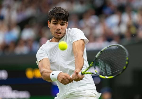 Tennis - Wimbledon Championship 2024 - Day 7 LONDON, ENGLAND - Sunday, July 7, 2024: Carlos Alcaraz (ESP) during the Gentlemen s Singles 4th Round match on Day Seven of The Championships Wimbledon 2024 at the All England Lawn Tennis and Croquet Club. (Photo by Kirsten Holst Propaganda) LONDON All England Lawn Tennis and Croq GREATER LONDON ENGLAND  Copyright: xKirstenxHolstx 2024-07-07-011-Wimbledon_Day_7