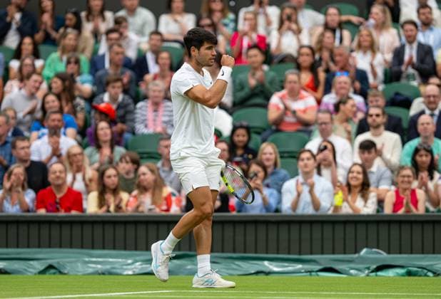 Tennis - Wimbledon Championship 2024 - Day 7 LONDON, ENGLAND - Sunday, July 7, 2024: Carlos Alcaraz (ESP) celebrates during the Gentlemen s Singles 4th Round match on Day Seven of The Championships Wimbledon 2024 at the All England Lawn Tennis and Croquet Club. (Photo by Kirsten Holst Propaganda) LONDON All England Lawn Tennis and Croq GREATER LONDON ENGLAND  Copyright: xKirstenxHolstx 2024-07-07-023-Wimbledon_Day_7
