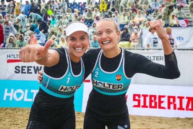 Beach volleyball, Beachvolleyball - Pro Beach Battle Masters SEEWALCHEN,AUSTRIA,07.JUL.24 - BEACH VOLLEYBALL - Beach Volleyball Tour PRO, Pro Beach Battle Masters Litzlberg. Image shows Barbora Hermannova (CZE) and Tjasa Kotnik (SLO).  GEPAxpictures xMathiasxMandl