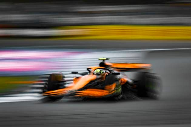 04 NORRIS Lando (gbr), McLaren F1 Team MCL38, action during the Formula 1 Qatar Airways British Grand Prix 2024, 12th round of the 2024 Formula One World Championship, WM, Weltmeisterschaft from July 5 to 7, 2024 on the Silverstone Circuit, in Silverstone, United Kingdom - F1 - BRITISH GRAND PRIX 2024 DPPI Panoramic  240707_R12_GRAN_BRETAGNA_DP_EA015864