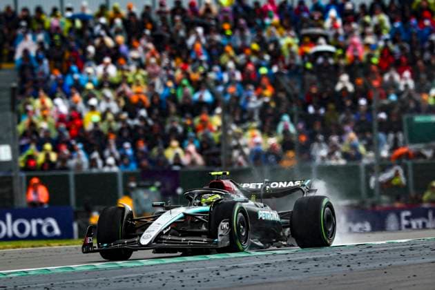 44 HAMILTON Lewis (gbr), Mercedes AMG F1 Team W15, action during the Formula 1 Qatar Airways British Grand Prix 2024, 12th round of the 2024 Formula One World Championship, WM, Weltmeisterschaft from July 5 to 7, 2024 on the Silverstone Circuit, in Silverstone, United Kingdom - F1 - BRITISH GRAND PRIX 2024 DPPI Panoramic  240707_R12_GRAN_BRETAGNA_DP_FGOO9858