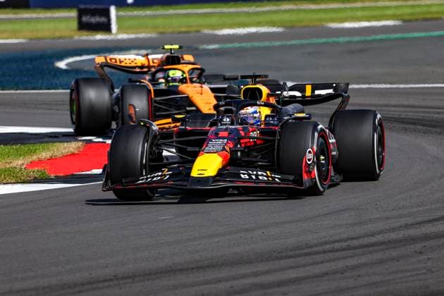 01 VERSTAPPEN Max (nld), Red Bull Racing RB20, action during the Formula 1 Qatar Airways British Grand Prix 2024, 12th round of the 2024 Formula One World Championship, WM, Weltmeisterschaft from July 5 to 7, 2024 on the Silverstone Circuit, in Silverstone, United Kingdom - F1 - BRITISH GRAND PRIX 2024 DPPI Panoramic  240707_R12_GRAN_BRETAGNA_DP_FG001425