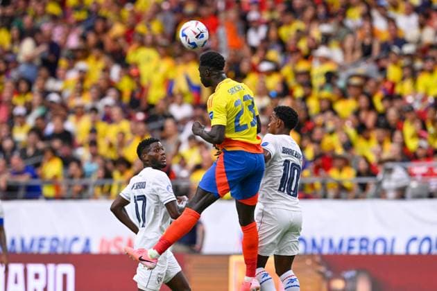 RECORD DATE NOT STATED Copa America USA 2024 Colombia 5-0 Panama - Quarter-final Davinson Sanchez of Colombia and Edgar Barcenas of Panama during the CONMEBOL Copa America 2024 Quarter-final match between Colombia and Panama, at State Farm Stadium, on July 06, 2024 in Glendale, Arizona, United States. GLENDALE ARIZONA UNITED STATES  Copyright: xJorgexMartinezx 20240706173210_CA_QF_2024_COL_PAN_SANCHEZ175