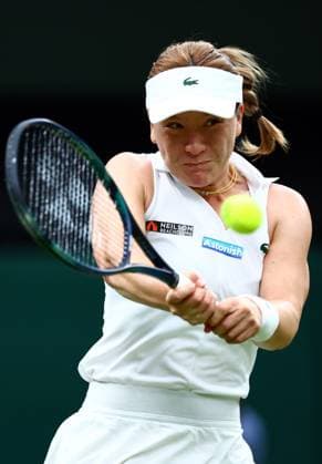 Lulu Sun during her fourth round match Wimbledon Tennis Championships, Day 7, The All England Lawn Tennis and Croquet Club, London, UK - 07 Jul 2024  Copyright: xJamesxMarsh Shutterstockx 14575060cf