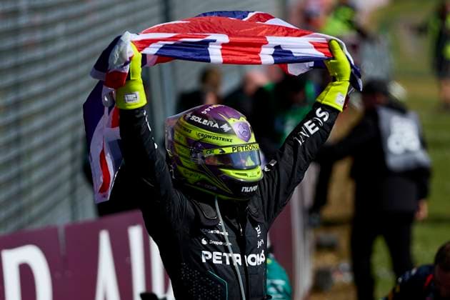 F1 Grand Prix of Great Britain Lewis Hamilton of Great Britain and Mercedes AMG Petronas F1 Team celebrates in Parc Ferme with a Union flag during the F1 Grand Prix of Great Britain at Silverstone Circuit on July 7, 2024, in Northampton, England. Northampton Silverstone Circuit Northampton England RL_GPF1GB24_01343 Copyright: xRicardoxLarreinax