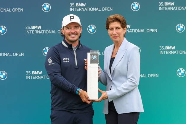 Winner of the 35th BMW International Open, Ewen Ferguson SCO , Ilka Horstmeier, Member of the Board of Management of BMW AG, BMW International Open 2024, Golf, DP World Tour, Men, Final, 07 07 2024 Moosinning Bavaria Germany Copyright: xkolbert-press ChristianxKolbertx