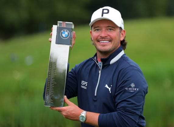 GOLF - BMW International Open 2024 MUNICH,GERMANY,07.JUL.24 - GOLF - DP World Tour, BMW International Open, GC Eichenried. Image shows Ewen Ferguson (SCO). Keywords: trophy.  GEPAxpictures xThomasxBachun
