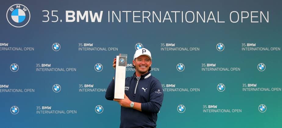 GOLF - BMW International Open 2024 MUNICH,GERMANY,07.JUL.24 - GOLF - DP World Tour, BMW International Open, GC Eichenried. Image shows Ewen Ferguson (SCO). Keywords: trophy.  GEPAxpictures xThomasxBachun