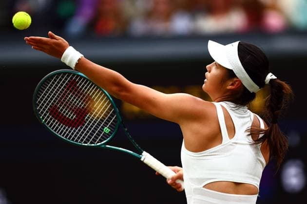 Emma Raducanu during her fourth round match Wimbledon Tennis Championships, Day 7, The All England Lawn Tennis and Croquet Club, London, UK - 07 Jul 2024  Copyright: xJamesxMarsh Shutterstockx 14575060dg