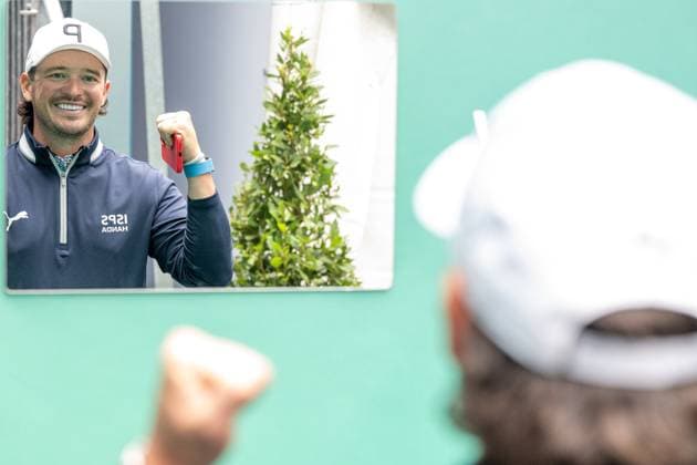 Ewen Ferguson in the mirror in winning pose, BMW International Open 2024, Golf, 07 07 2024 Munich Bavaria Germany Copyright: xkolbert-press UlrichxGamelx