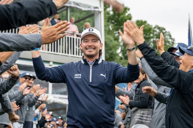 Ewen Ferguson, the winner of the BMW International Open is celebrated, BMW International Open 2024, Golf, 07 07 2024 Munich Bavaria Germany Copyright: xkolbert-press UlrichxGamelx