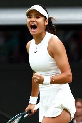 Sport Bilder des Tages Emma Raducanu celebrates during her fourth round match Wimbledon Tennis Championships, Day 7, The All England Lawn Tennis and Croquet Club, London, UK - 07 Jul 2024  Copyright: xJamesxMarsh Shutterstockx 14575060dp