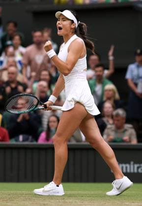 Emma Raducanu celebrates during her fourth round match Wimbledon Tennis Championships, Day 7, The All England Lawn Tennis and Croquet Club, London, UK - 07 Jul 2024  Copyright: xEllaxLing Shutterstockx 14575061ct