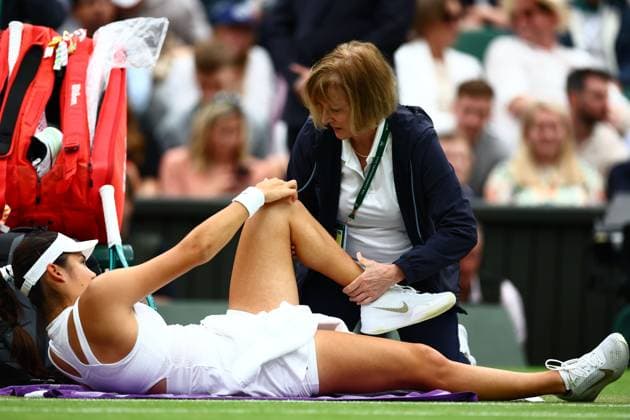 Emma Raducanu injured during her fourth round match Wimbledon Tennis Championships, Day 7, The All England Lawn Tennis and Croquet Club, London, UK - 07 Jul 2024  Copyright: xJamesxMarsh Shutterstockx 14575060eh