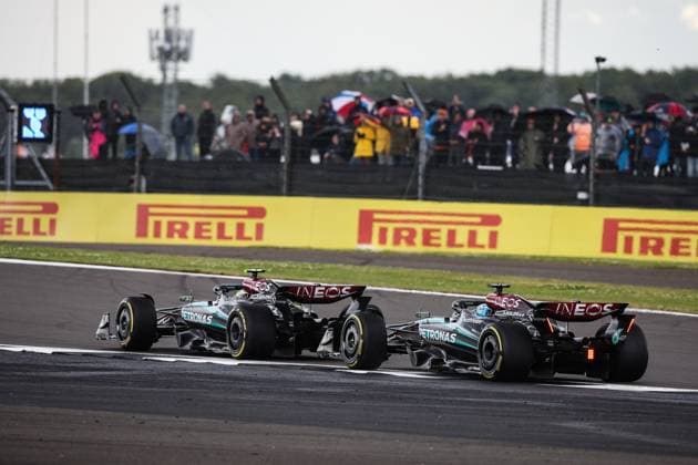 44 HAMILTON Lewis (gbr), Mercedes AMG F1 Team W15, action 63 RUSSELL George (gbr), Mercedes AMG F1 Team W15, action during the Formula 1 Qatar Airways British Grand Prix 2024, 12th round of the 2024 Formula One World Championship, WM, Weltmeisterschaft from July 5 to 7, 2024 on the Silverstone Circuit, in Silverstone, United Kingdom - F1 - BRITISH GRAND PRIX 2024 DPPI Panoramic 240707_R12_GRAN_BRETAGNA_DP_XB3_8822
