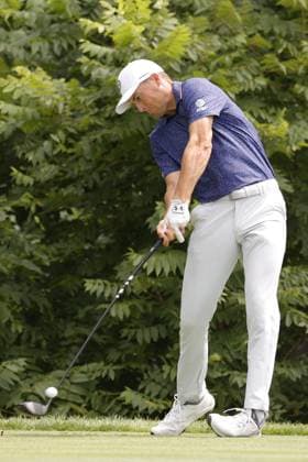 SILVIS, IL - JULY 07: PGA, Golf Herren golfer Jordan Spieth plays his tee shot on the 2nd hole during the final round of the John Deere Classic on July 7,2024, at the TPC Deere Run in Silvis, Illinois. (Photo by Brian Spurlock Icon Sportswire) GOLF: JUL 07 PGA John Deere Classic EDITORIAL USE ONLY Icon2407079