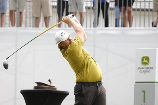 SILVIS, IL - JULiY 07: PGA, Golf Herren golfer Sami Valimaki plays his tee shot on the first hole during the final round of the John Deere Classic on July 7,2024, at the TPC Deere Run in Silvis, Illinois. (Photo by Brian Spurlock Icon Sportswire) GOLF: JUL 07 PGA John Deere Classic EDITORIAL USE ONLY Icon24070720