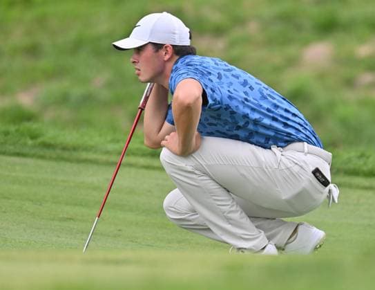 SILVIS, IL - JULY 07: Golfer Davis Thompson lines up his putt on the 6 green during the final round of the John Deere Golf PGA, Golf Herren Classic on July 07, 2024, at TPC Deere Run, Silvis IL. (Photo by Keith Gillett Icon Sportswire) GOLF: JUL 07 PGA John Deere Classic EDITORIAL USE ONLY Icon24070773