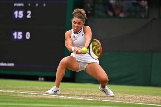 Wimbledon - Fourth Round Jasmine Paolini (ITA) during her fourth round match at the 2024 Wimbledon Championships at the AELTC in London, UK, on July 7, 2024. Photo by Corinne Dubreuil ABACAPRESS.COM London United Kingdom  Copyright: xDubreuilxCorinne ABACAx