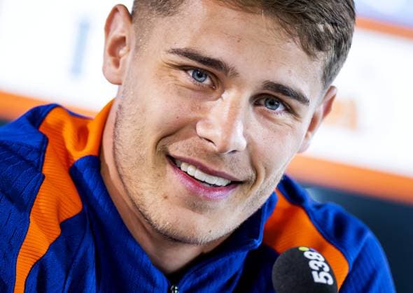 WOLFSBURG - Micky van de Ven during a media moment of the Dutch national team, Nationalteam in the Volkswagen Arena on July 8, 2024 in Wolfsburg, Germany. The Dutch national team is preparing for the semi-finals of the European Football Championship in Germany against England. ANP KOEN VAN WEEL UEFA EURO, EM, Europameisterschaft,Fussball 2024 Germany 2024 xVIxANPxSportx xxANPxIVx 503051792 originalFilename: 503051792.jpg