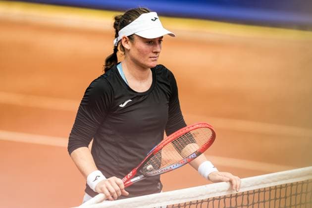 240708 Tamara ZidanÅ¡ek, Slovakia dips during day 1 of the WTA Nordea Open on July 8, 2024 in Bastad  Copyright: NICLASxJÖNSSON BB240708NO004