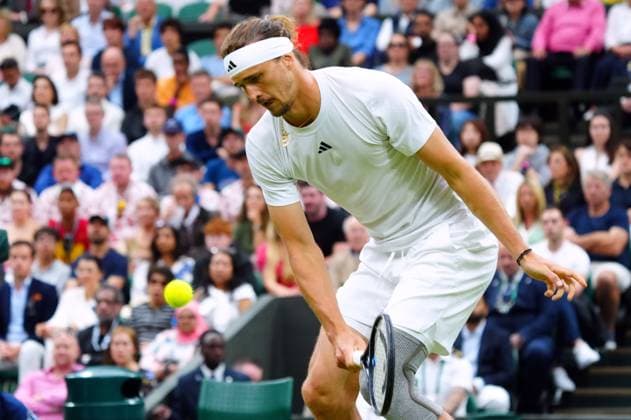 Tennis, Wimbledon, Day 8, Alexander Zverev - Taylor Fritz