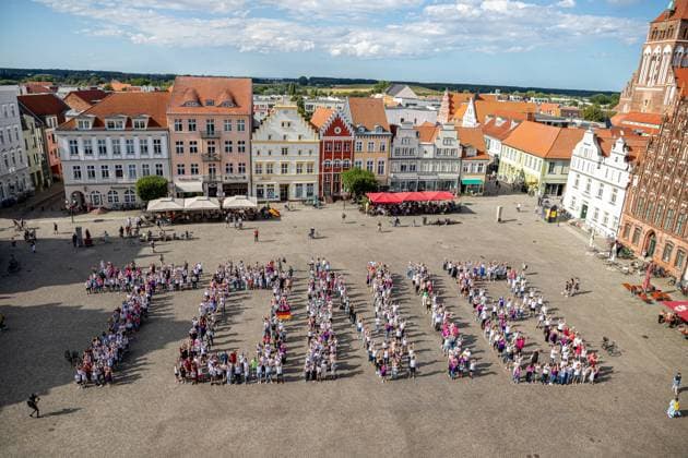 EURO 2024, 550 people form Toni 8 choreography in honour of Toni Kroos