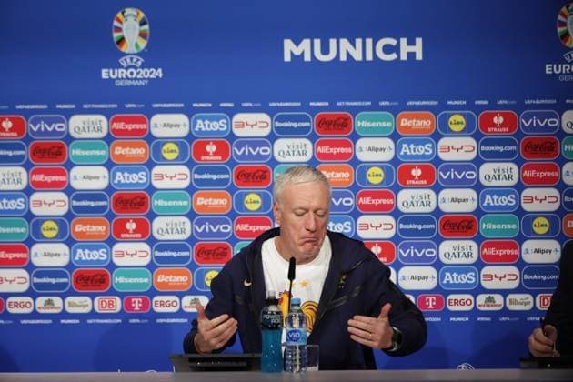 Deschamps Didier Head coach FRA conférence de presse FOOTBALL : Conférences de presse MD-1 France Avec le sélectionneur Didier Deschamps, l UEFA EURO, EM, Europameisterschaft,Fussball Allianz Arena de Munich. - 08 07 2024 ElyxandroCegarra Panoramic 
