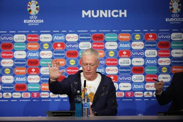 Deschamps Didier Head coach FRA conférence de presse FOOTBALL : Conférences de presse MD-1 France Avec le sélectionneur Didier Deschamps, l UEFA EURO, EM, Europameisterschaft,Fussball Allianz Arena de Munich. - 08 07 2024 ElyxandroCegarra Panoramic 