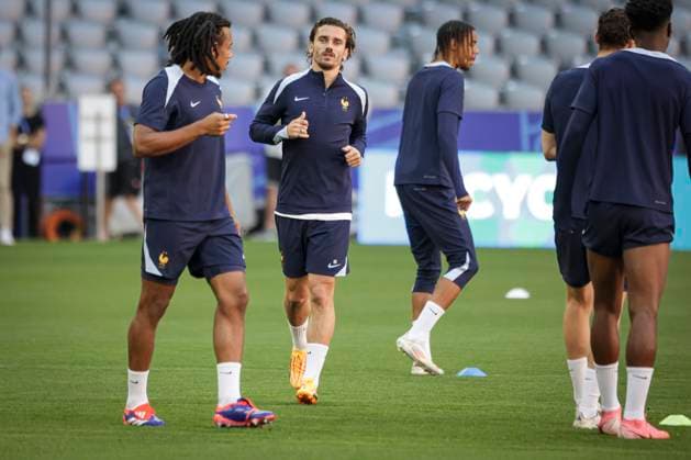 7 Griezmann Antoine GRIEZMANN Midfield (FRA) Séance d entraînement du MD-1 de l équipe de France au stade de football de Munich FOOTBALL : entraînement de l équipe de France avant leur match demi-finalede l UEFA EURO, EM, Europameisterschaft,Fussball 2024 contre le Espagne au Volksparkstadion de Munich 09 07 2024 ElyxandroCegarra Panoramic 
