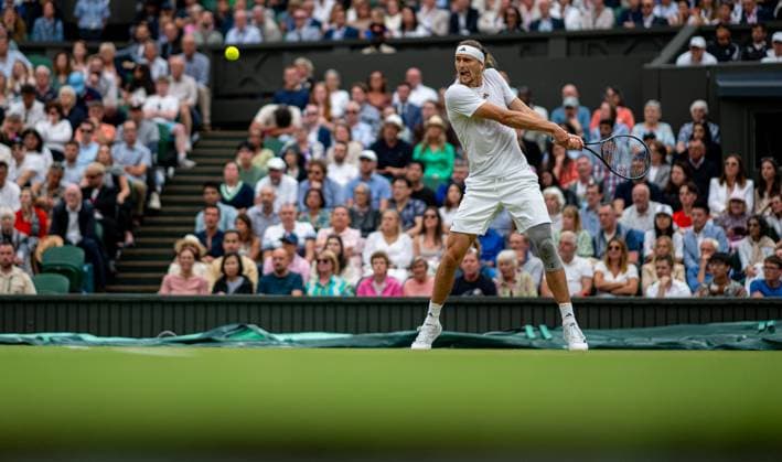 Tennis - Wimbledon Championship 2024 - Day 8 LONDON, ENGLAND - Monday, July 8, 2024: Alexander Zverev (USA) during the Gentlemen s Singles 4th Round match on Day Eight of The Championships Wimbledon 2024 at the All England Lawn Tennis and Croquet Club. (Photo by Kirsten Holst Propaganda) LONDON All England Lawn Tennis and Croq GREATER LONDON ENGLAND  Copyright: xKirstenxHolstx 2024-07-08-047-Wimbledon_Day_8