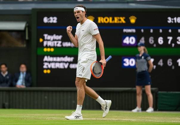 Tennis - Wimbledon Championship 2024 - Day 8 LONDON, ENGLAND - Monday, July 8, 2024: Taylor Fritz (USA) during the Gentlemen s Singles 4th Round match on Day Eight of The Championships Wimbledon 2024 at the All England Lawn Tennis and Croquet Club. Firtz won 4-6, 7-6 (4), 6-4, 7-6 (3), 6-3 in a match lasting 3 hours 29 minutes. (Photo by Kirsten Holst Propaganda) LONDON All England Lawn Tennis and Croq GREATER LONDON ENGLAND  Copyright: xKirstenxHolstx 2024-07-08-081-Wimbledon_Day_8