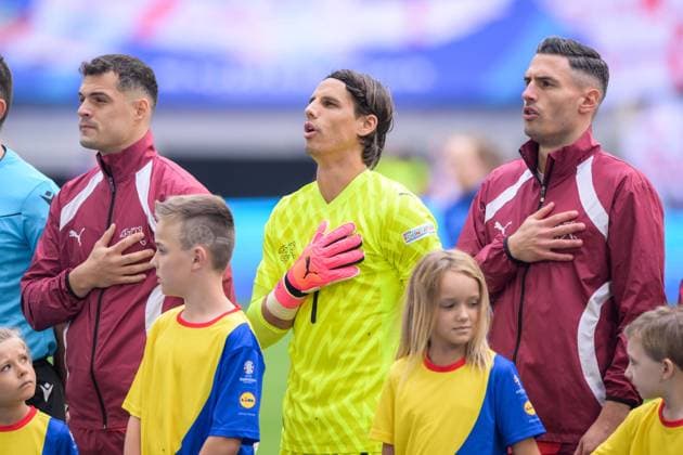 Soccer, UEFA EURO 2024 quarter-finals, 20240706, England Switzerland In the picture Granit XHAKA Switzerland, 10 , Yann SOMMER Switzerland, 1 and Fabian SCHÄR Switzerland, 22 Starting line-up national anthem Düsseldorf Düsseldorf Arena North Rhine-Westphalia Germany Copyright: Passion2Press MarkusxFischerx