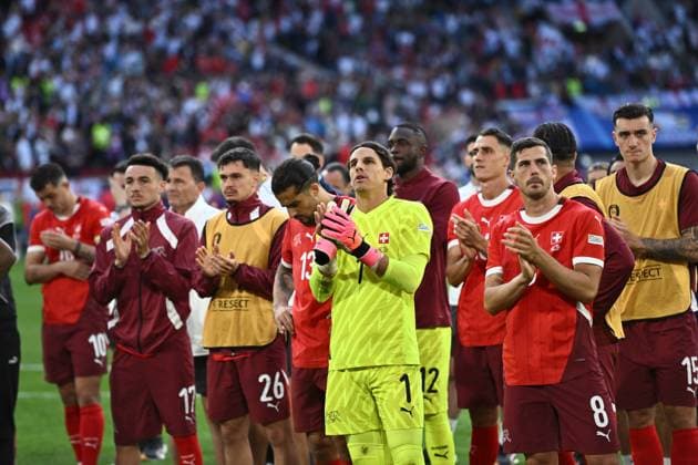 DUSSELDORF, GERMANY - JULY 6: Yann Sommer, Remo Freuler of Switzerland during the UEFA EURO, EM, Europameisterschaft,Fussball 2024 quarter-final match between England and Switzerland at DÂ¸sseldorf Arena on July 6, 2024 in Dusseldorf, Germany. Photo by Sebastian Frej England v Switzerland: Quarter-Final - UEFA EURO 2024 Copyright: xSebastianxFrejx